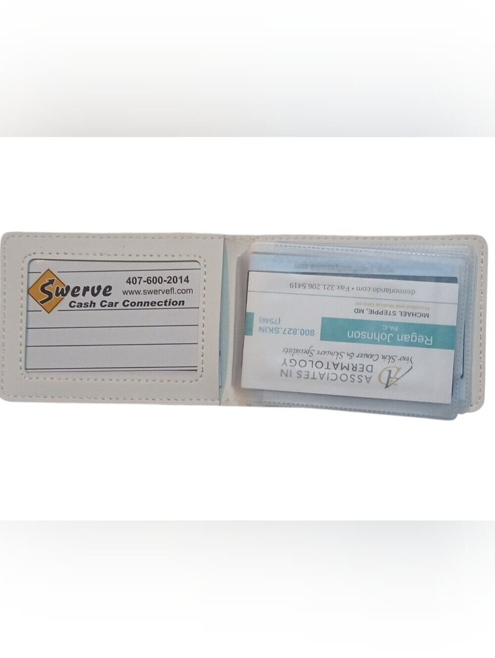 Peanuts -Snoopy & The Peanut Crew ID/Card Wallet, 2 Covered ID Windows, 8 Slots - Picture 6 of 11